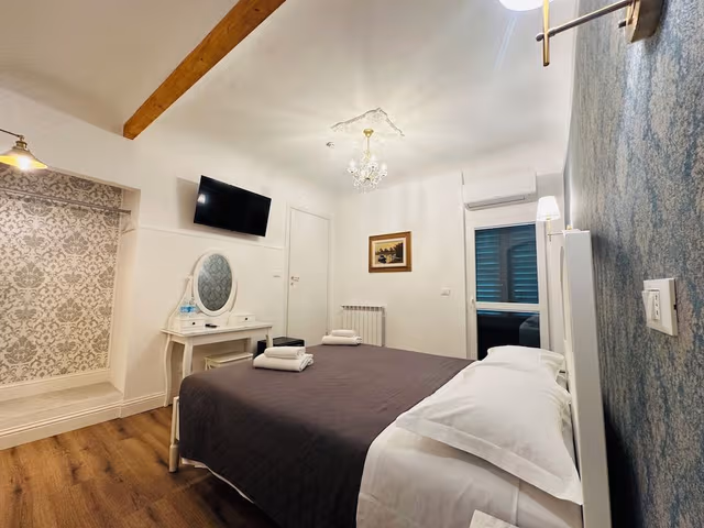 Deluxe Double Room, Balcony, Garden View