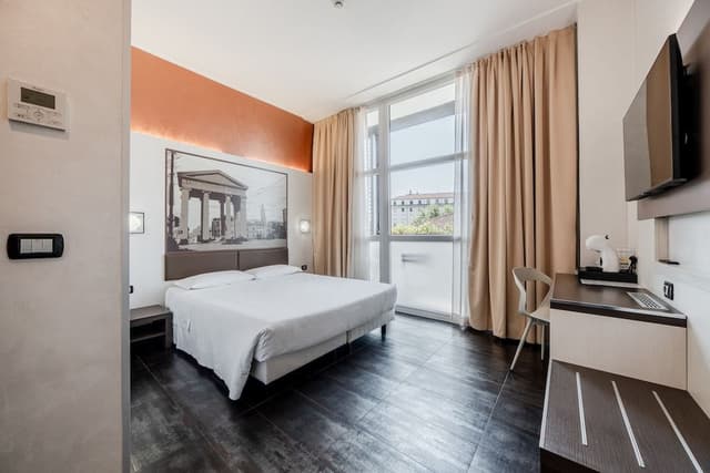 Deluxe Double Room, 1 King Bed, Ensuite, City View