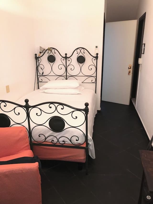 Superior Single Room, 1 Large Twin Bed, Non Smoking, Partial Sea View