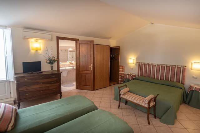 Triple Room