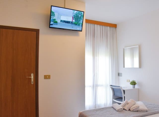 Standard Triple Room, Balcony, Partial Sea View