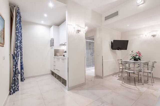 Family Apartment, 2 Bedrooms, Balcony, Canal View