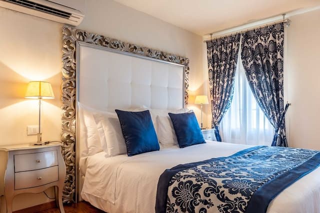 Superior Apartment, Canal View