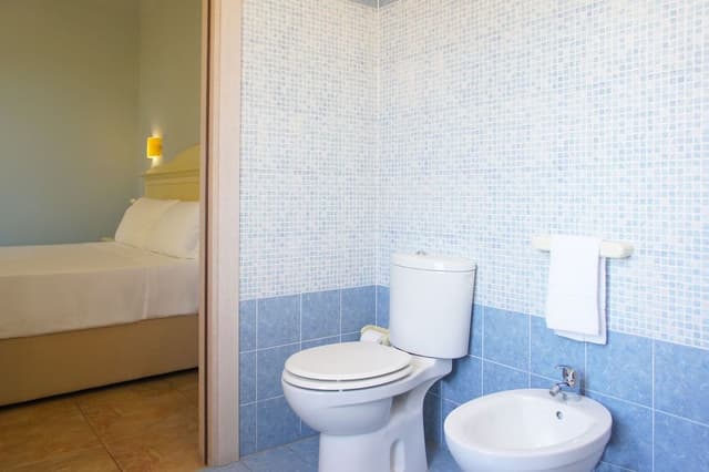Double Room with 1 Double or 2 Single Beds