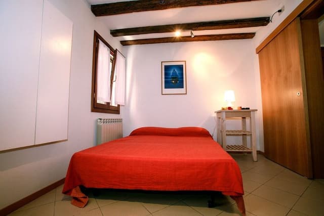 House, 2 Bedrooms, Kitchenette
