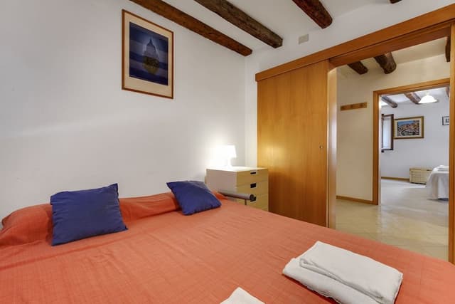 House, 2 Bedrooms, Kitchenette