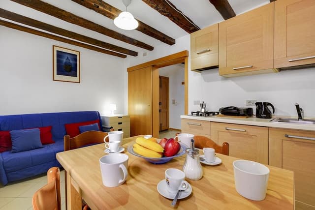 House, 2 Bedrooms, Kitchenette
