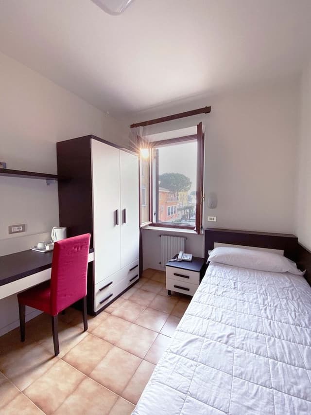 Classic Single Room
