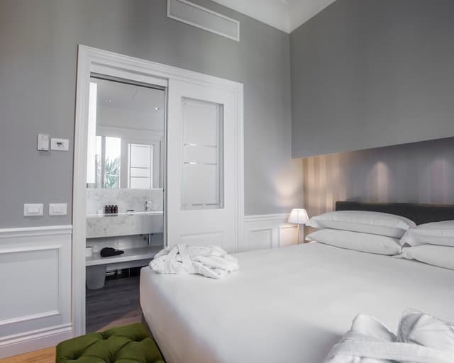 Suite Junior, vista cortile con accesso Spa