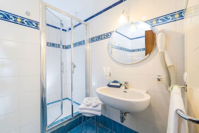 Deluxe Room, Partial Sea View