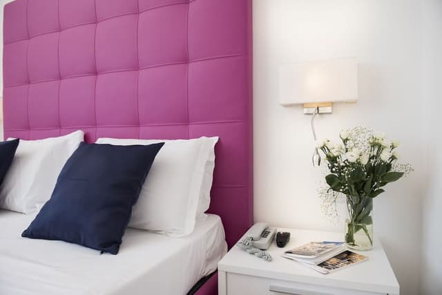 Comfort Room, City View