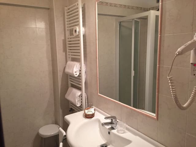 Double room with window