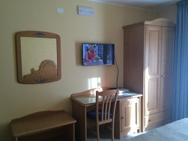 Double room with window
