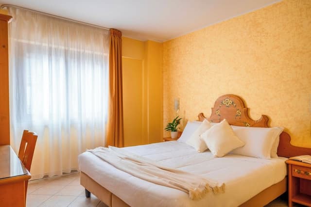 Double room with window