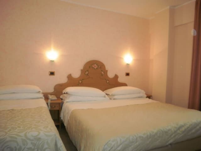 Triple Room with window