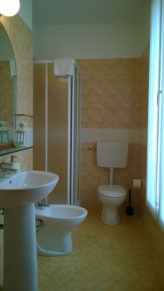 Romantic Studio Suite, 1 Queen Bed, Private Bathroom, Garden Area