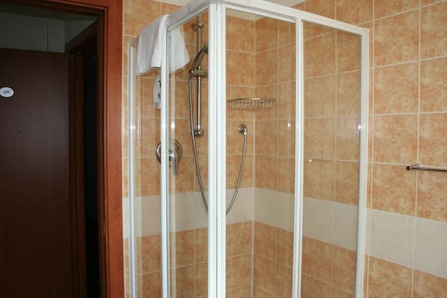 Comfort Room, 1 Bedroom, Private Bathroom, Corner
