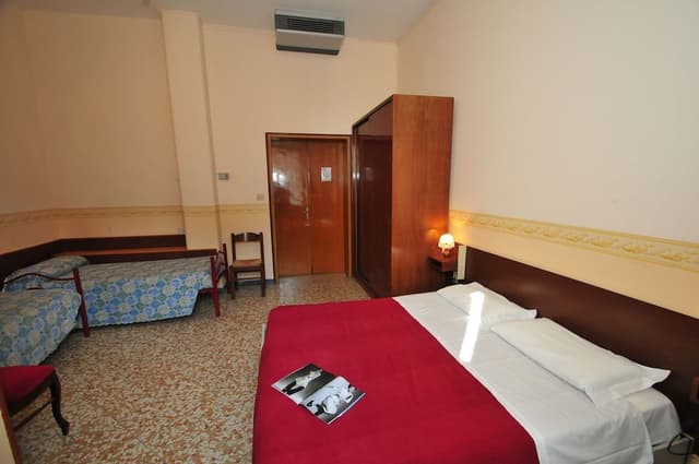 Classic Double or Twin Room, Private Bathroom