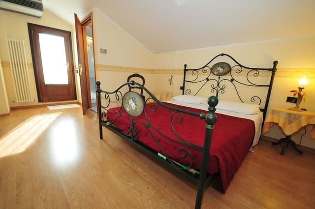 Superior Double or Twin Room, Private Bathroom, Canal View