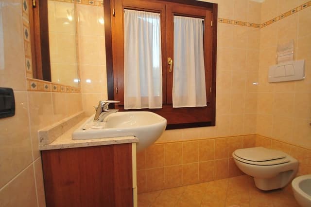 Superior Double or Twin Room, Private Bathroom, Canal View