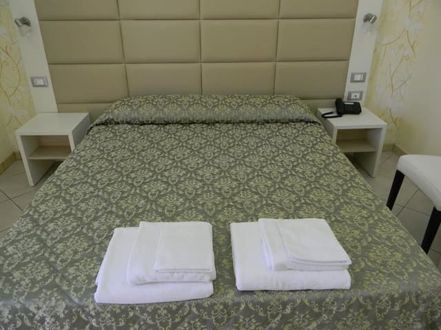 Double Room (with beach service)