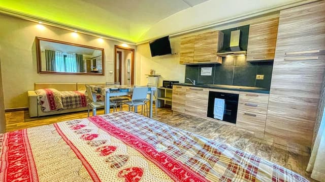 Family Studio (4 pax)