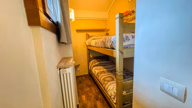 2BR Apt sleeps 6, 2nd floor - Tabor