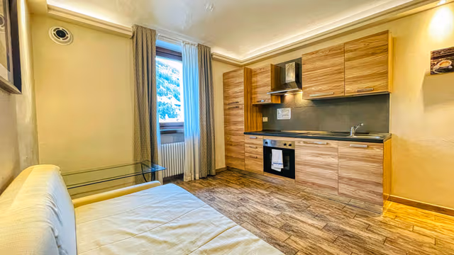 2BR Apt sleeps 6, 2nd floor - Tabor