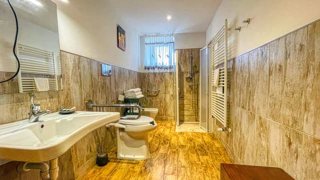 2BR Apt sleeps 6, 2nd floor - Tabor