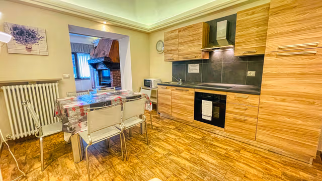 2BR Apt sleeps 6, Ground Floor - Tabor