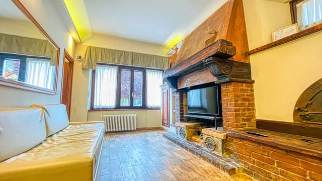 2BR Apt sleeps 6, Ground Floor - Tabor
