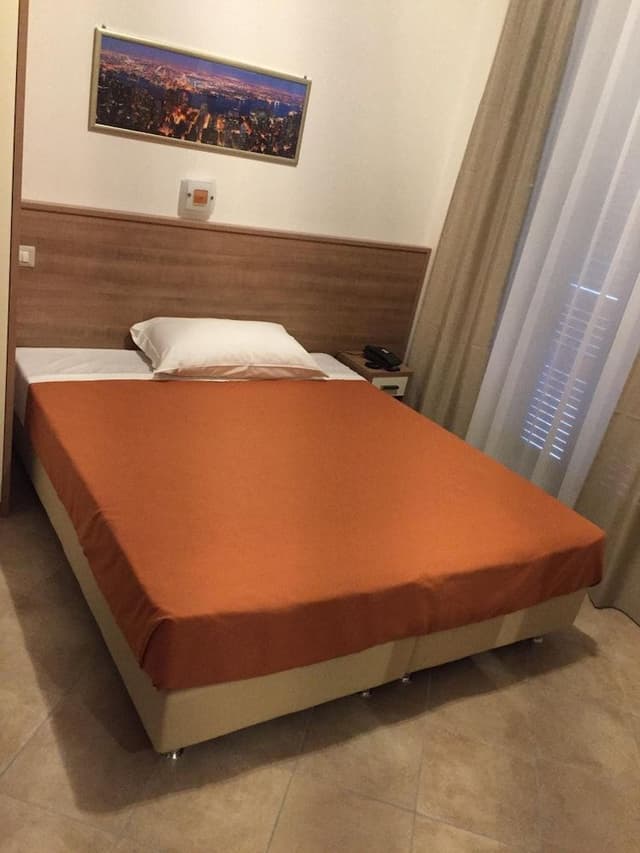 Economy Triple Room