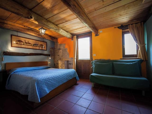Comfort Room, 1 Queen Bed, Terrace, Valley View
