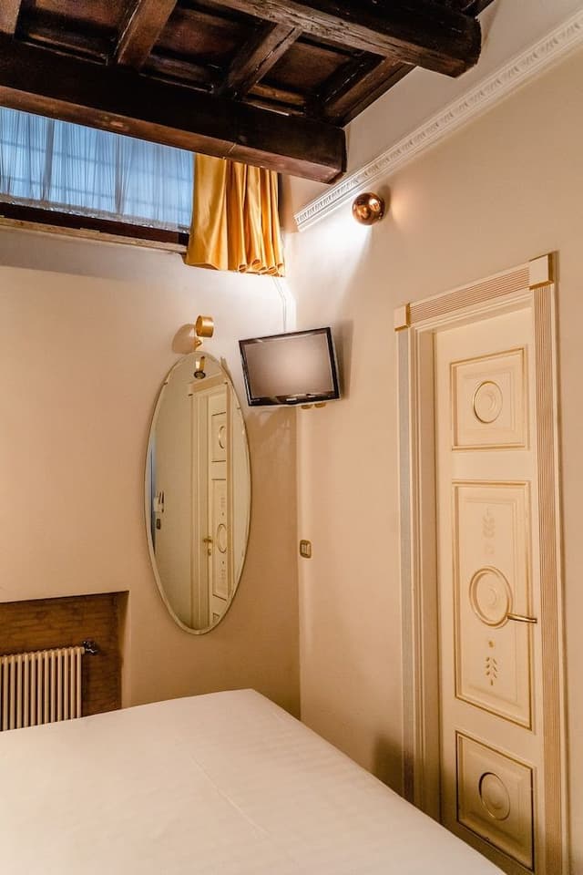 Economy Room