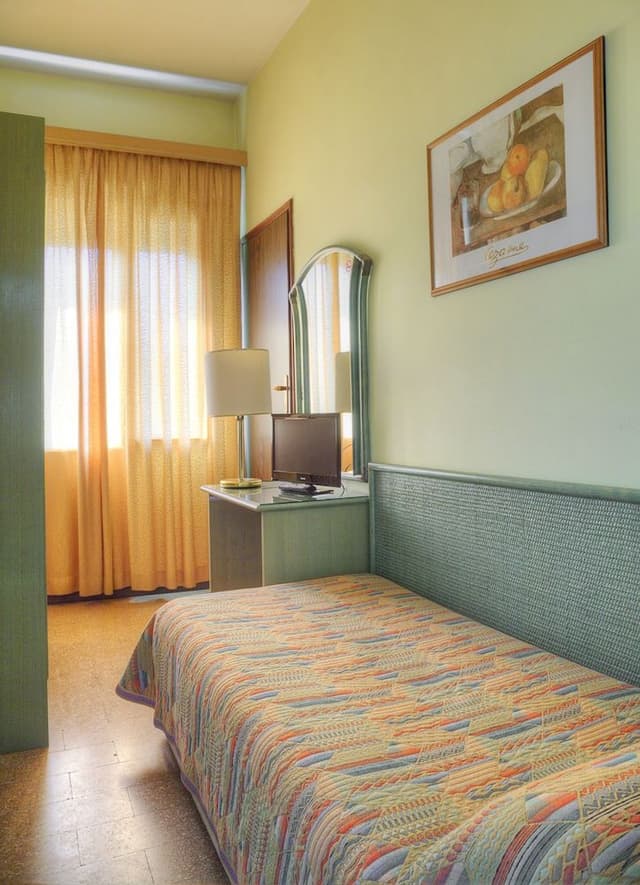 Classic Quadruple Room, Terrace, Partial Sea View