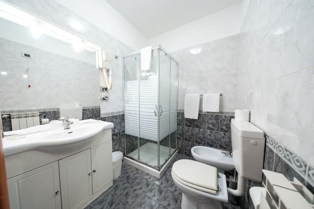 Single Room, 1 Queen Bed