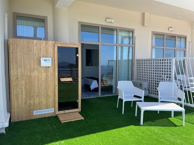 JUNIOR SUITE VIETRI CON SAUNA ESTERNA VISTA MARE