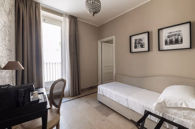 Junior Room, City View