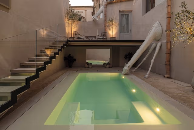 Exclusive Suite, Pool View