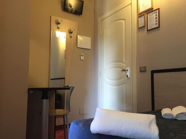 Double Room, 1 Large Twin Bed