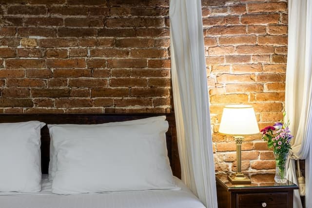 Deluxe Double Room (Four Poster Bed)