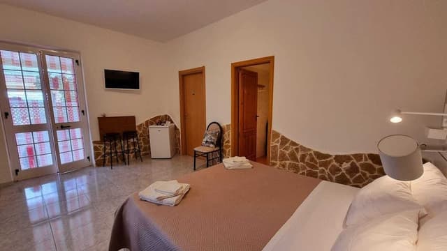 Traditional Double or Twin Room, Private Bathroom