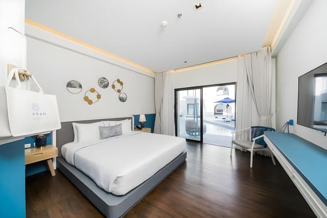 Deluxe Double Room, Pool Access