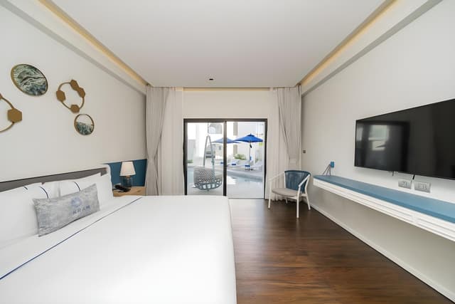Deluxe Double Room, Pool Access