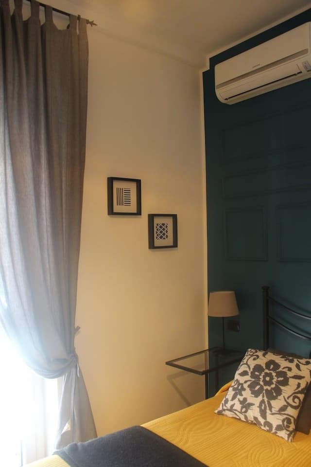 Twin Room, 2 Twin Beds, Private Bathroom