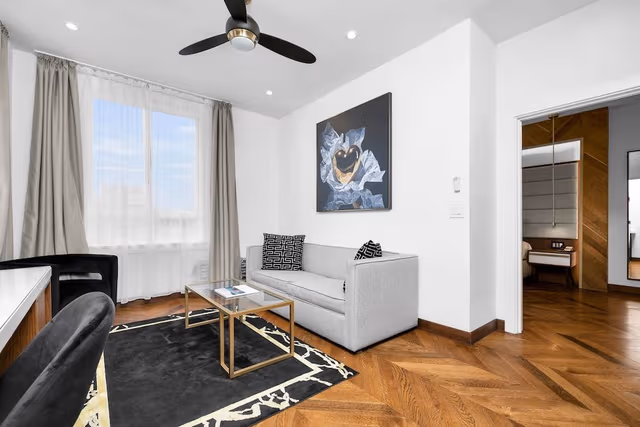 Suite, 1 King Bed with Sofa bed