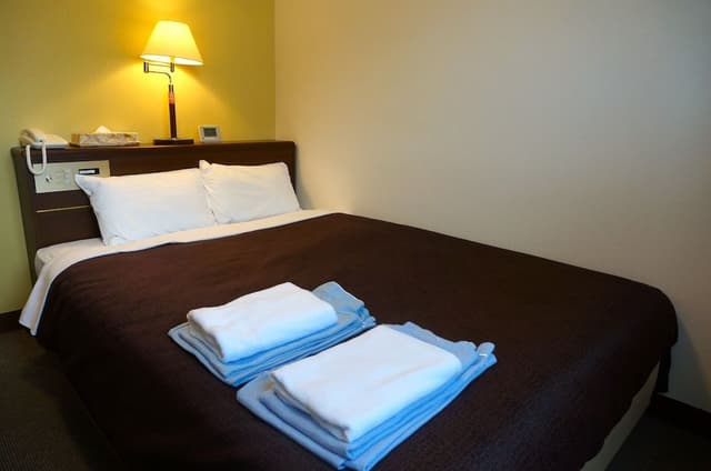 Double Room, Smoking