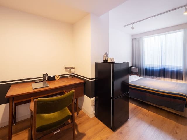 [Shared Bathroom] Small Double Room (120cm bed)