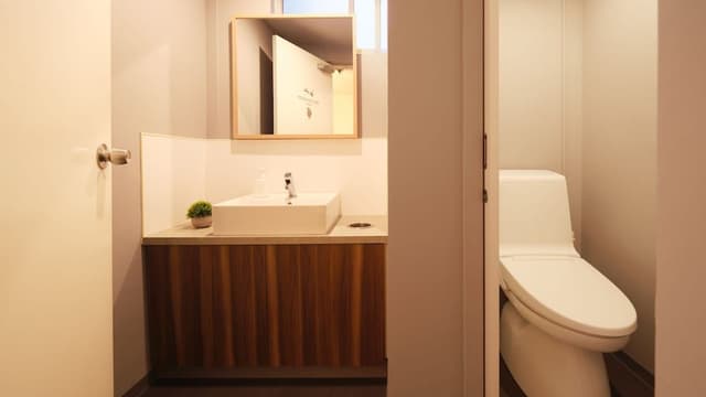 [Shared Bathroom] Small Double Room (120cm bed)