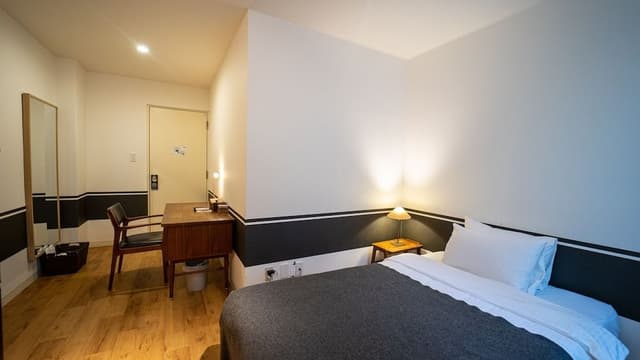 [Shared Bathroom] Small Double Room (120cm bed)